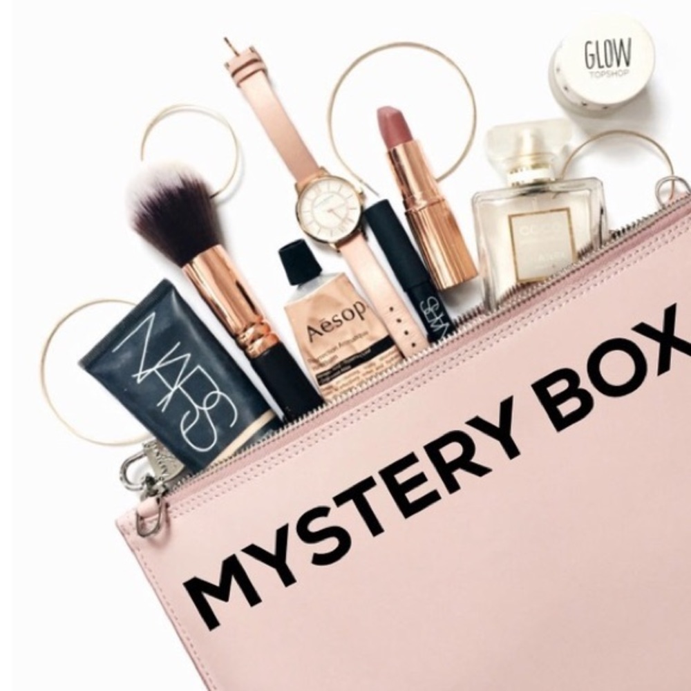 ✨HOST PICK✨ Makeup Blind Bag - Large Mystery Box 8-16 Full-size Products ($150+)